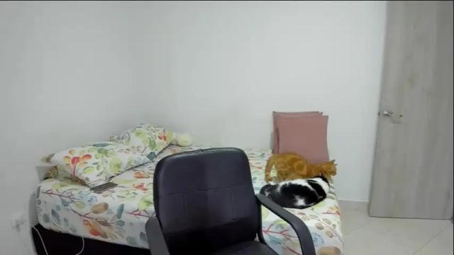 Image 4 of andrea_loaiza2 Stream on Chaturbate on 2 months ago