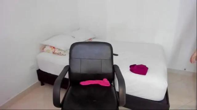 Image 12 of andrea_loaiza2 Stream on Chaturbate on 14 days ago