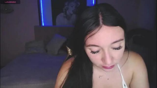 Image 7 of andrea_ramoss_ Stream on Chaturbate on 2 months ago