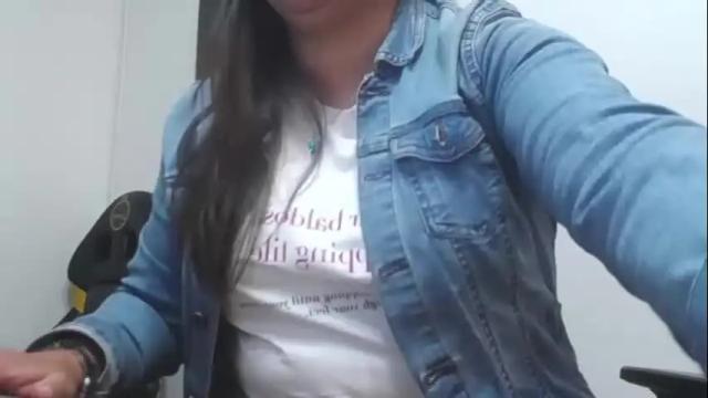 Image 2 of andrea_teacher Stream on Chaturbate on 21 days ago