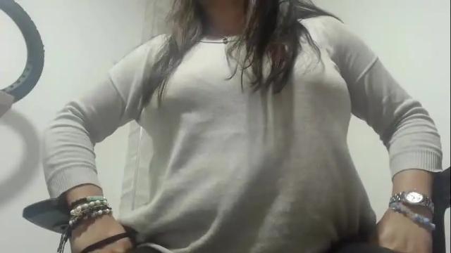 Image 6 of andrea_teacher Stream on Chaturbate on 1 month ago