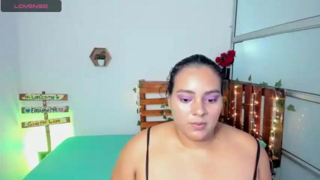 Image 4 of andreaa_walker Stream on Chaturbate on 18 months ago