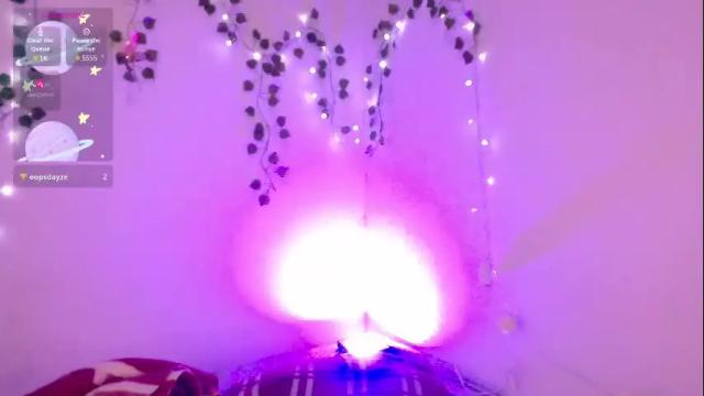 Image 3 of andreaafoxx Stream on Chaturbate on 1 month ago