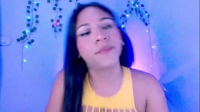 Image 10 of andreaafoxx Stream on Chaturbate on 1 month ago