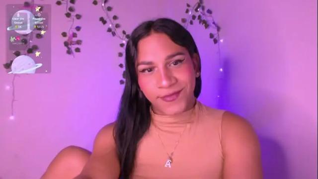Image 2 of andreaafoxx Stream on Chaturbate on 26 days ago