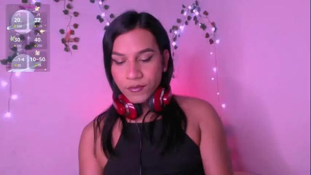 Image 7 of andreaafoxx Stream on Chaturbate on 6 days ago