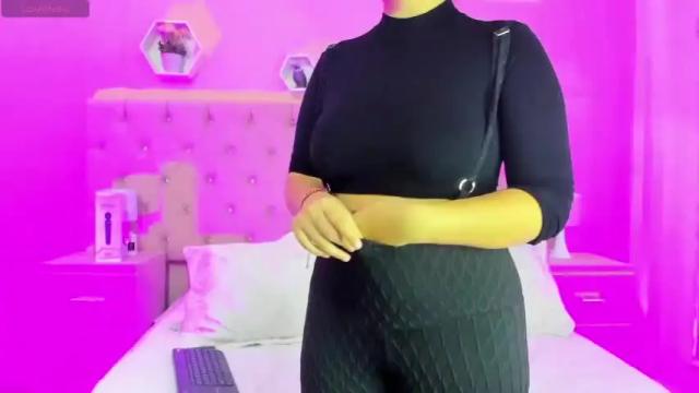 Image 2 of andreaandkarina Stream on Chaturbate on 14 months ago