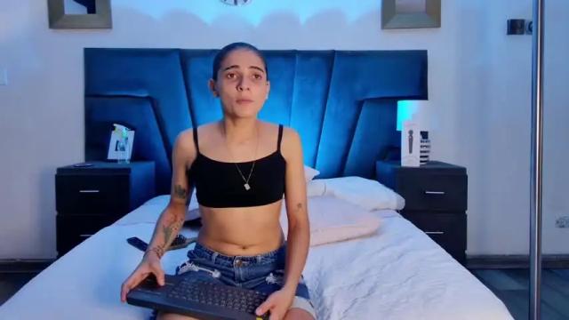 Image 6 of andreaandkarina Stream on Chaturbate on 14 months ago