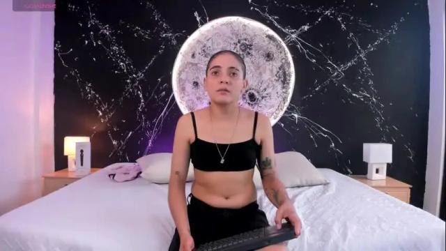 Image 12 of andreaandkarina Stream on Chaturbate on 1 month ago