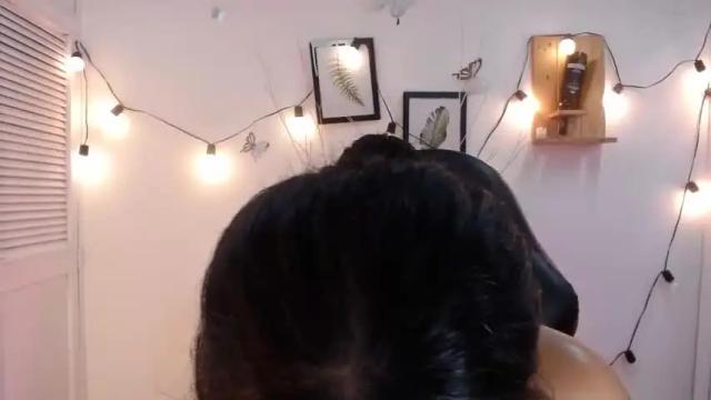 Image 3 of andreacollin Stream on Chaturbate on 15 months ago