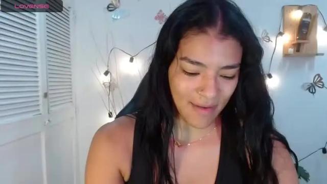 Image 2 of andreacollin Stream on Chaturbate on 14 months ago