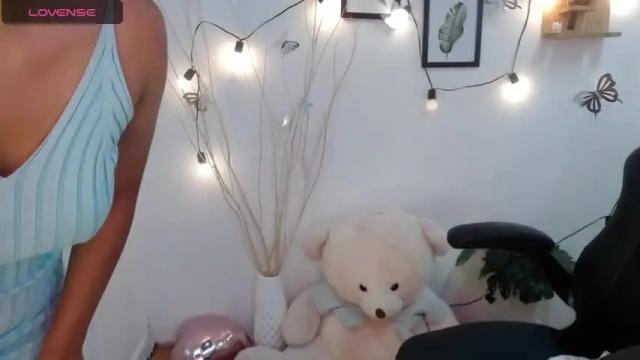 Image 7 of andreacollin Stream on Chaturbate on 14 months ago