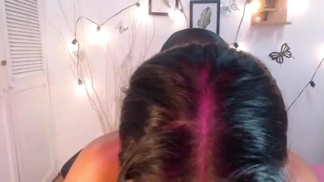 Image 7 of andreacollin Stream on Chaturbate on 14 months ago
