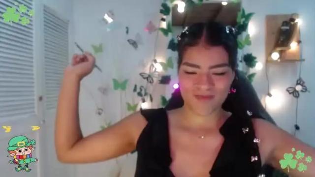Image 7 of andreacollin Stream on Chaturbate on 14 months ago