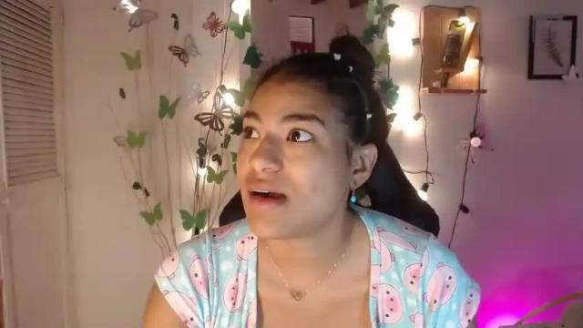 Image 7 of andreacollin Stream on Chaturbate on 14 months ago