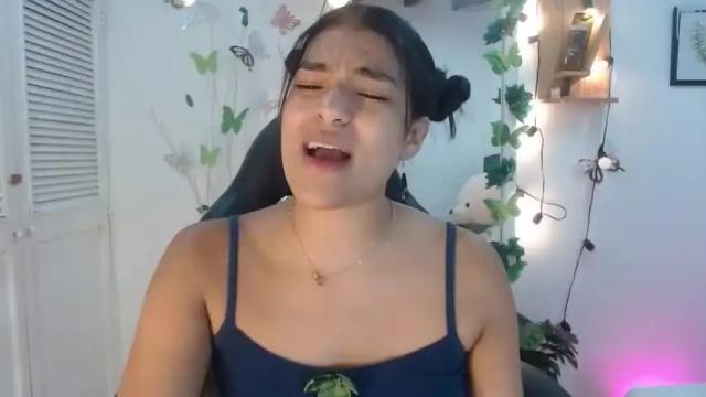Image 2 of andreacollin Stream on Chaturbate on 14 months ago