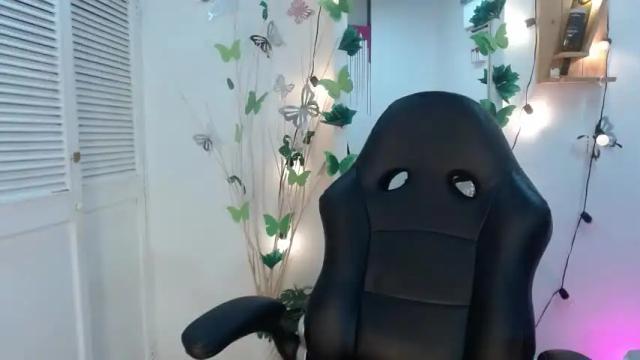 Image 10 of andreacollin Stream on Chaturbate on 14 months ago