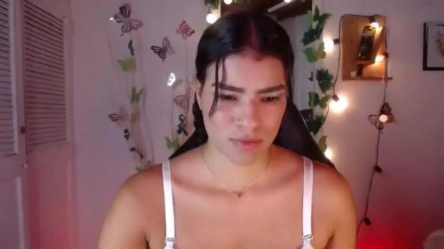Image 10 of andreacollin Stream on Chaturbate on 14 months ago