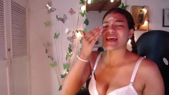 Image 2 of andreacollin Stream on Chaturbate on 14 months ago
