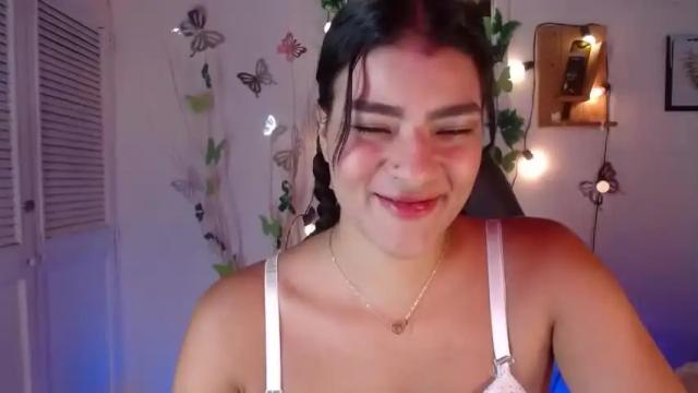Image 8 of andreacollin Stream on Chaturbate on 14 months ago