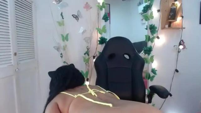 Image 12 of andreacollin Stream on Chaturbate on 13 months ago