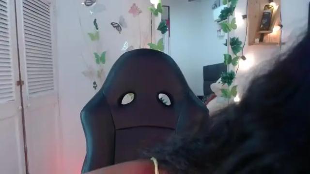 Image 8 of andreacollin Stream on Chaturbate on 13 months ago