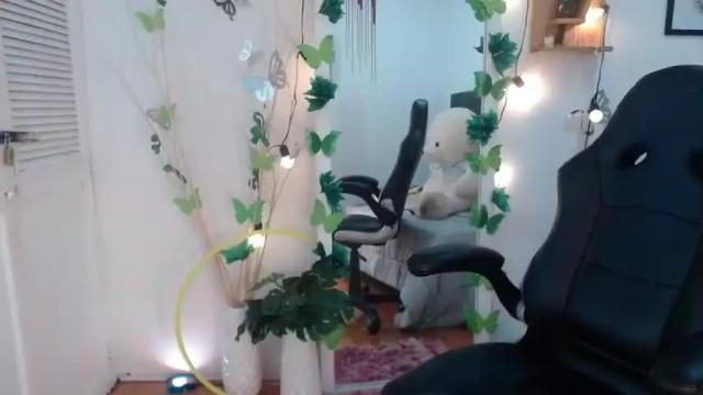 Image 8 of andreacollin Stream on Chaturbate on 13 months ago