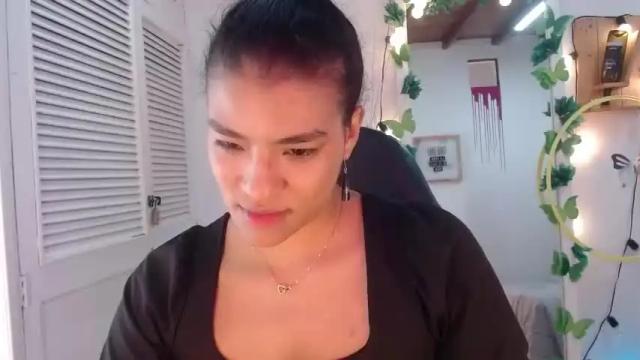 Image 6 of andreacollin Stream on Chaturbate on 13 months ago
