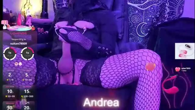Image 4 of andreacrossed Stream on Chaturbate on 6 months ago