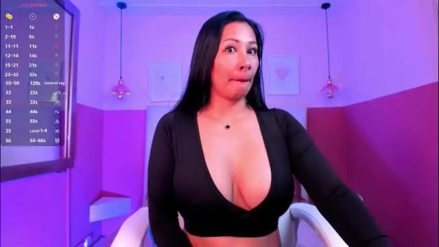 Image 3 of andreaxhange Stream on Chaturbate on 5 days ago
