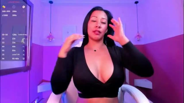 Image 4 of andreaxhange Stream on Chaturbate on 5 days ago