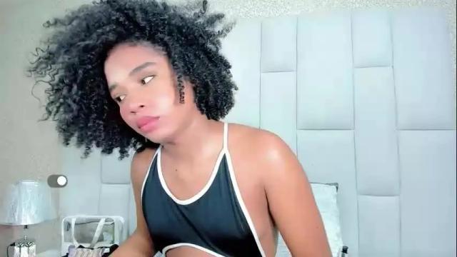 Image 10 of andreayano Stream on Chaturbate on 25 days ago
