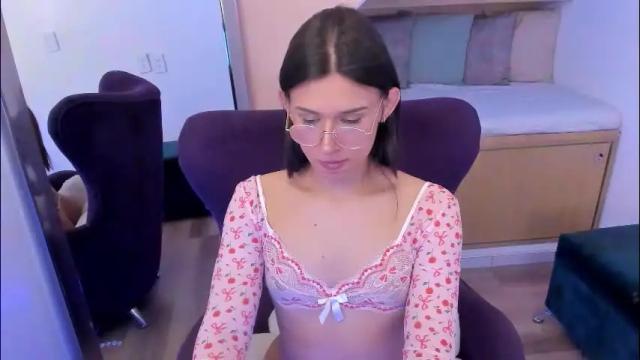 Image 2 of andrecastaneda Stream on Chaturbate on 21 hours ago