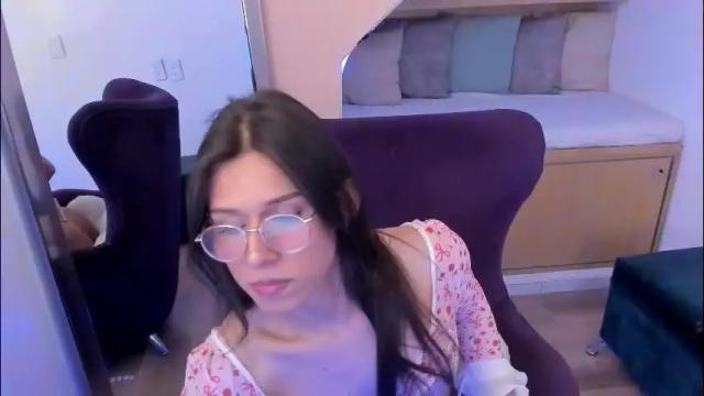 Image 3 of andrecastaneda Stream on Chaturbate on 21 hours ago