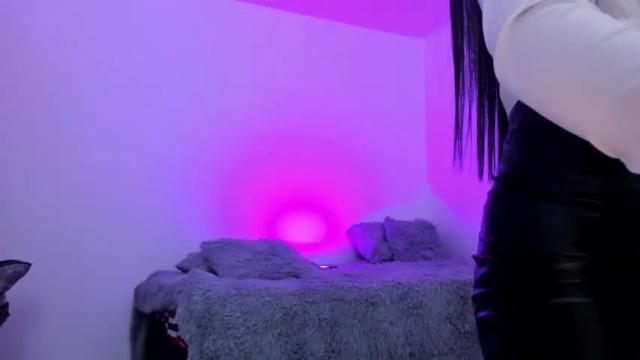 Image 8 of andreeart Stream on Chaturbate on 13 months ago