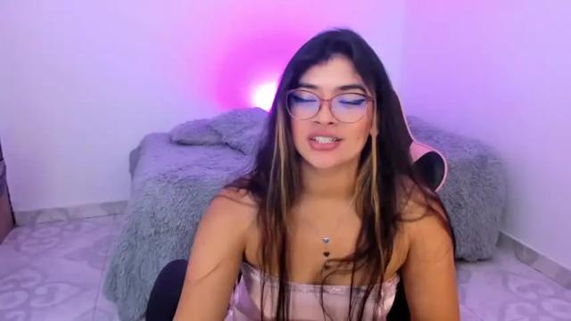 Image 12 of andreeart Stream on Chaturbate on 13 months ago
