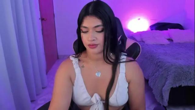 Image 2 of andreeart Stream on Chaturbate on 15 days ago