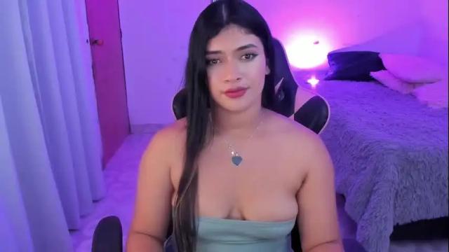 Image 4 of andreeart Stream on Chaturbate on 12 days ago