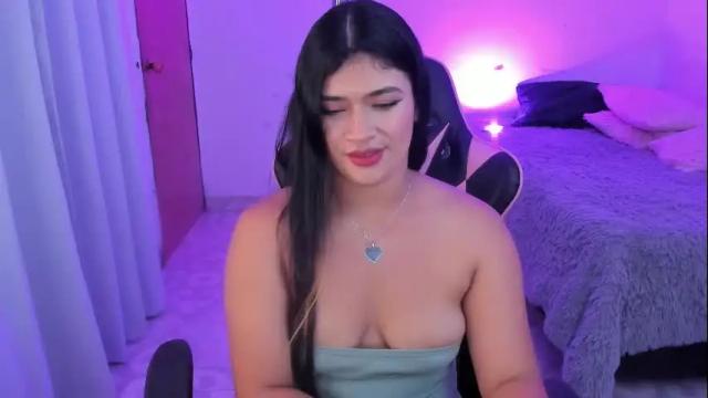 Image 7 of andreeart Stream on Chaturbate on 12 days ago