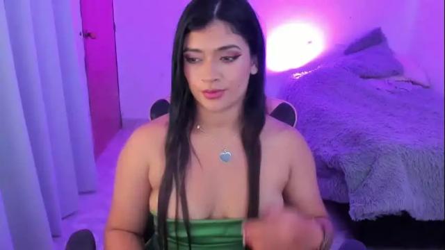 Image 3 of andreeart Stream on Chaturbate on 1 month ago