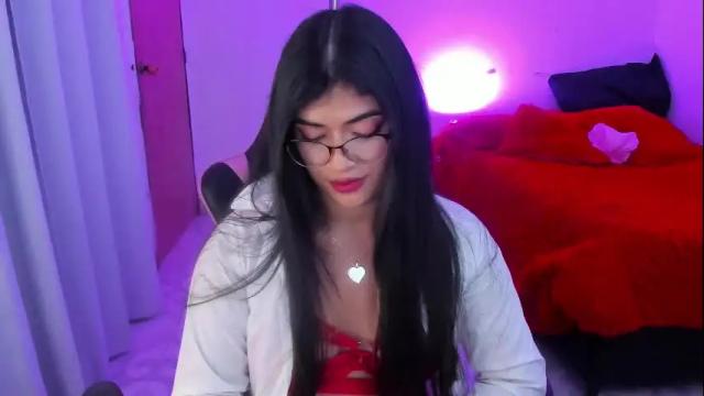Image 3 of andreeart Stream on Chaturbate on 14 days ago