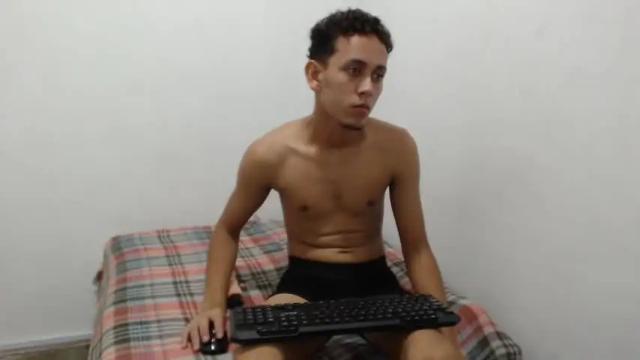 Image 2 of andres_foreplay Stream on Chaturbate on 24 months ago