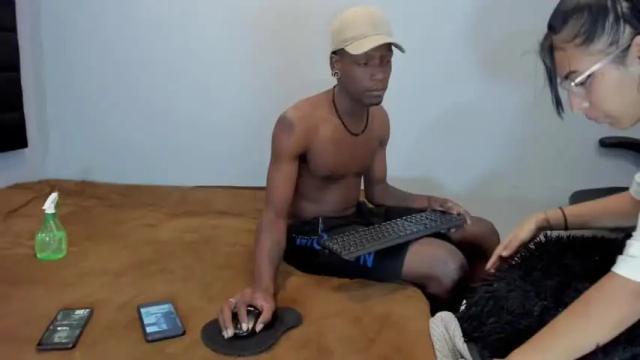 Image 4 of andresanddanika Stream on Chaturbate on 18 months ago