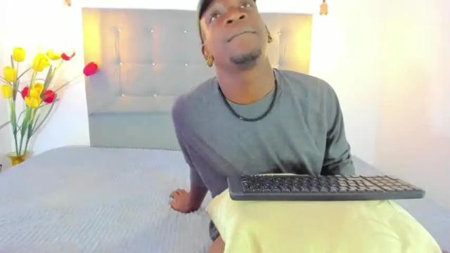 Image 3 of andresanddanika Stream on Chaturbate on 18 months ago