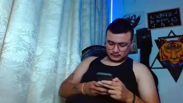 Image 3 of andrew_deluca Stream on Chaturbate on 15 months ago