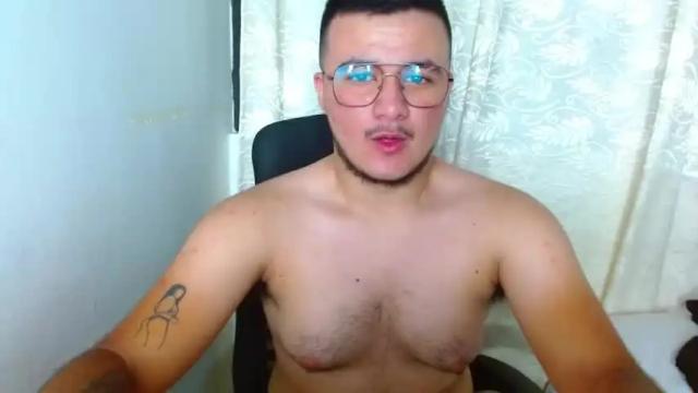 Image 3 of andrew_deluca Stream on Chaturbate on 15 months ago
