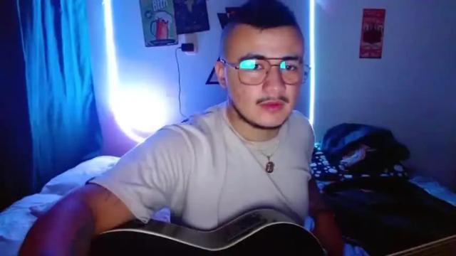 Image 2 of andrew_deluca Stream on Chaturbate on 22 months ago