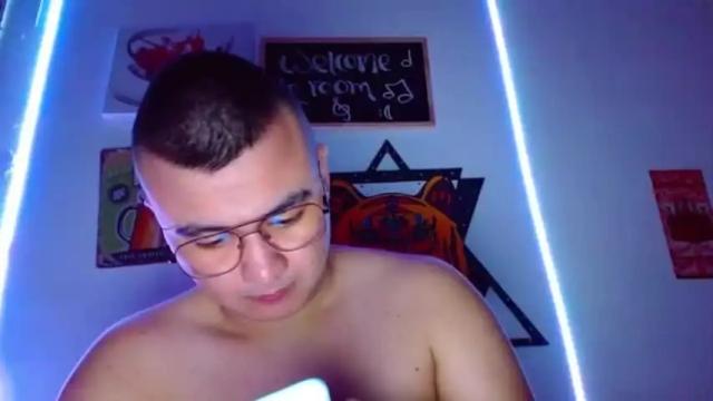 Image 3 of andrew_deluca Stream on Chaturbate on 13 months ago