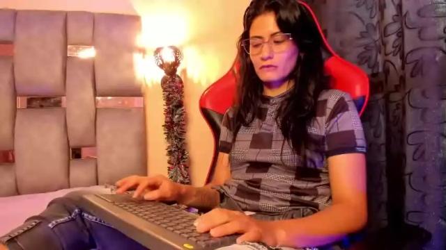Image 2 of andrew_skollftm Stream on Chaturbate on 15 months ago