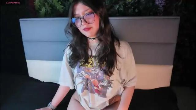 Thumbnail 1, andromeda_blue__'s Stream at Chaturbate, 6 months ago